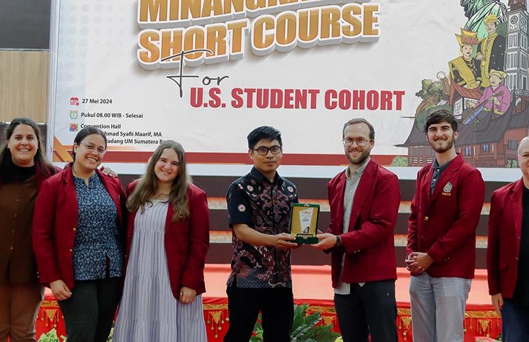 Mahasiswa Amerika Serikat Belajar Budaya Minangkabau di UM Sumbar